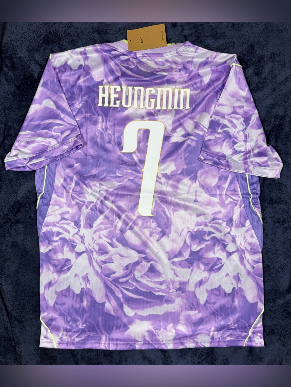 South Korea away soccer jersey # HEUNGMIN 7